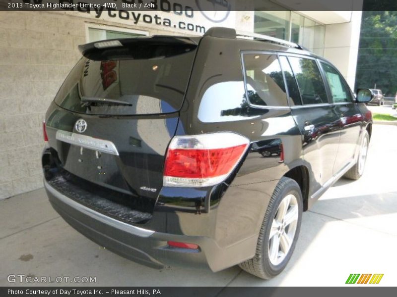 Black / Ash 2013 Toyota Highlander Limited 4WD