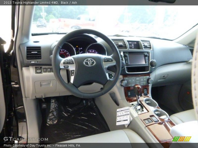 Black / Ash 2013 Toyota Highlander Limited 4WD