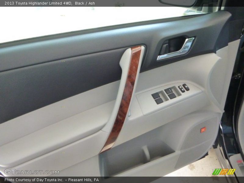Black / Ash 2013 Toyota Highlander Limited 4WD
