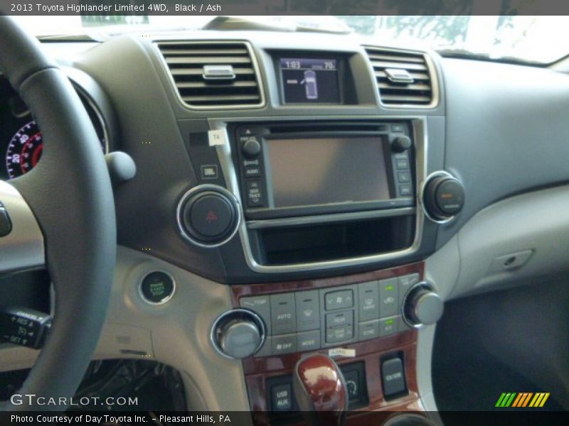 Black / Ash 2013 Toyota Highlander Limited 4WD