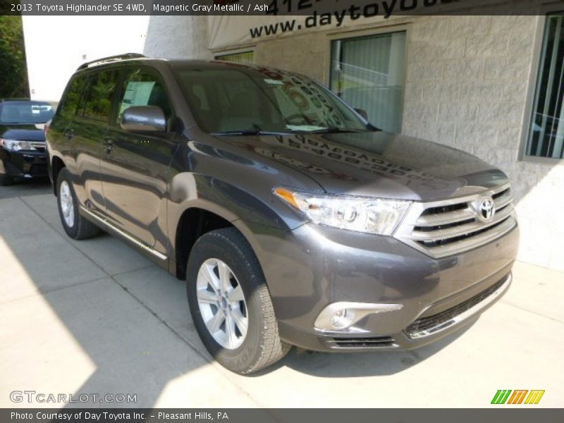 Magnetic Gray Metallic / Ash 2013 Toyota Highlander SE 4WD
