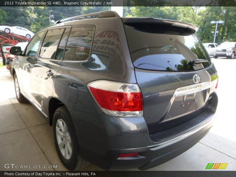Magnetic Gray Metallic / Ash 2013 Toyota Highlander SE 4WD