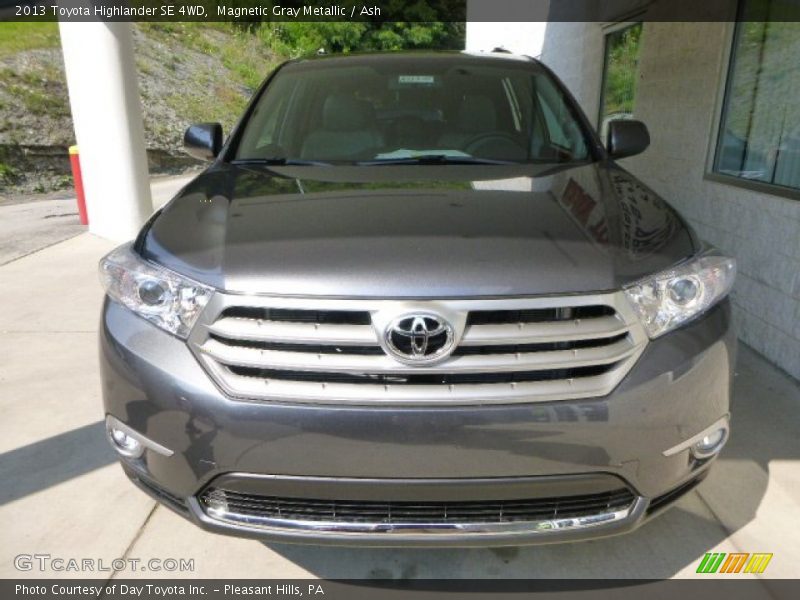 Magnetic Gray Metallic / Ash 2013 Toyota Highlander SE 4WD