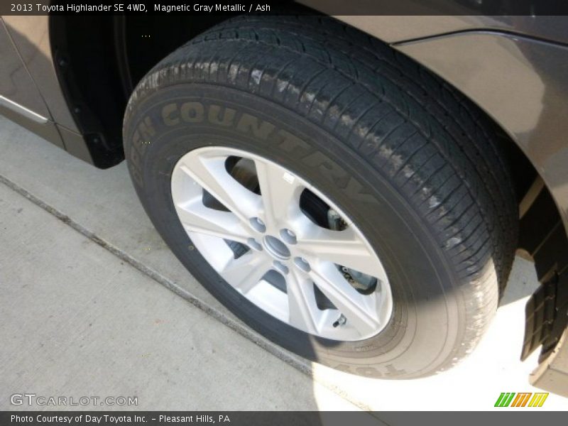 Magnetic Gray Metallic / Ash 2013 Toyota Highlander SE 4WD