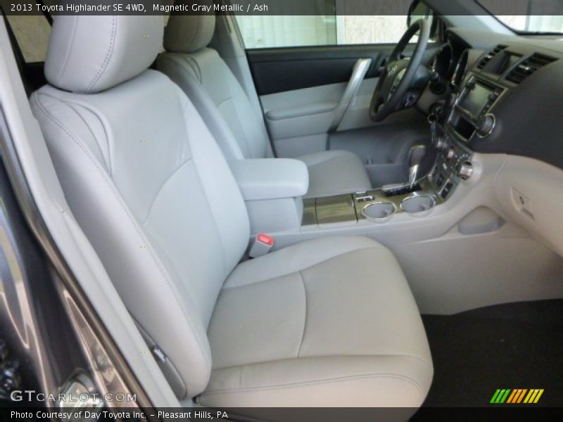 Magnetic Gray Metallic / Ash 2013 Toyota Highlander SE 4WD