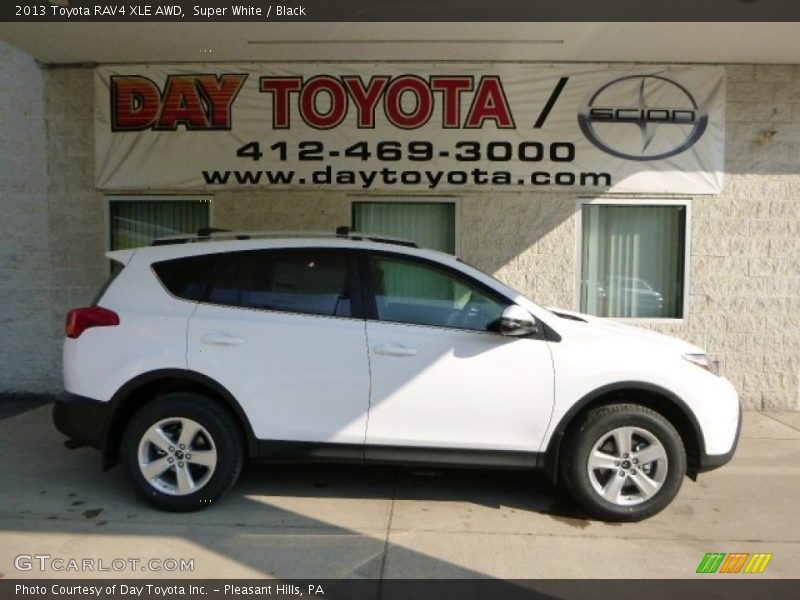 Super White / Black 2013 Toyota RAV4 XLE AWD