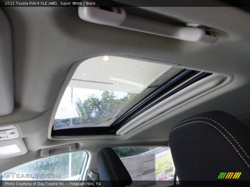 Super White / Black 2013 Toyota RAV4 XLE AWD