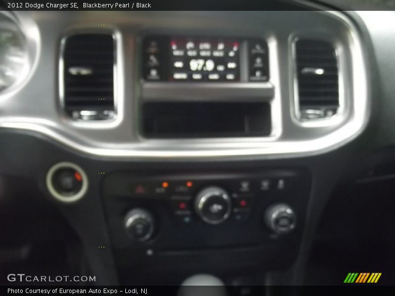 Blackberry Pearl / Black 2012 Dodge Charger SE
