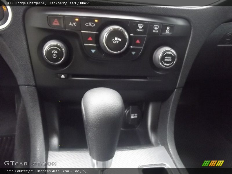 Blackberry Pearl / Black 2012 Dodge Charger SE