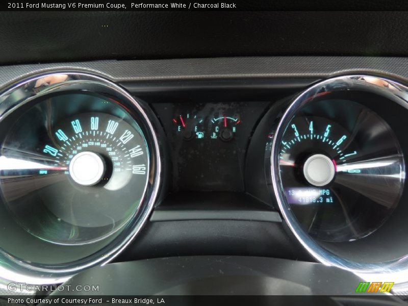 Performance White / Charcoal Black 2011 Ford Mustang V6 Premium Coupe