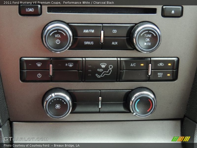 Performance White / Charcoal Black 2011 Ford Mustang V6 Premium Coupe