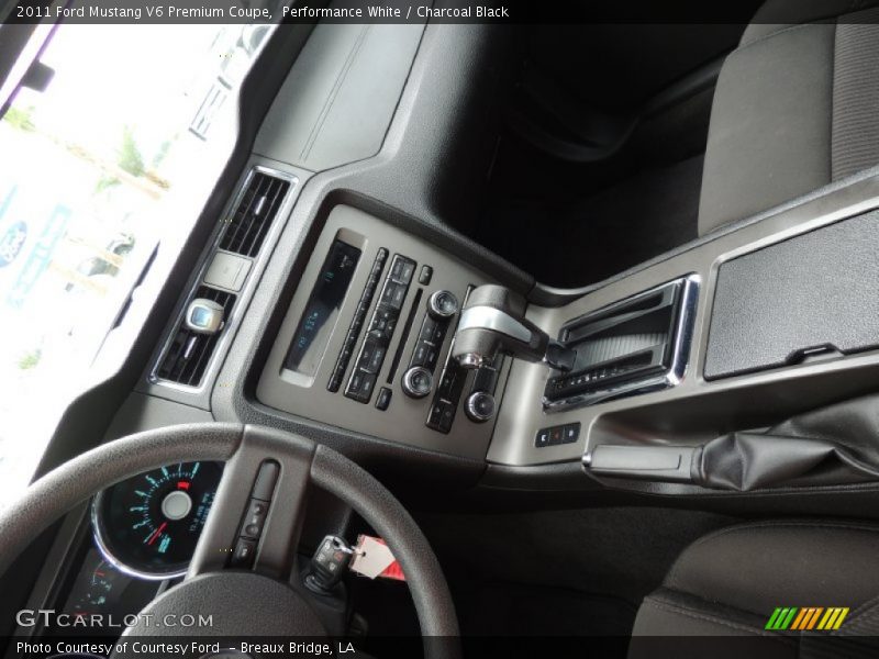 Performance White / Charcoal Black 2011 Ford Mustang V6 Premium Coupe