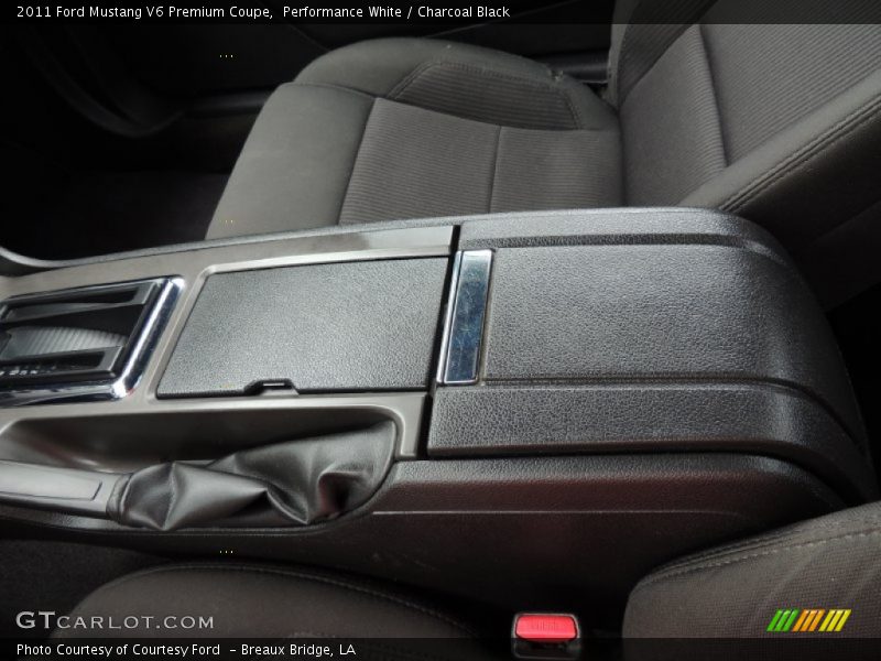 Performance White / Charcoal Black 2011 Ford Mustang V6 Premium Coupe