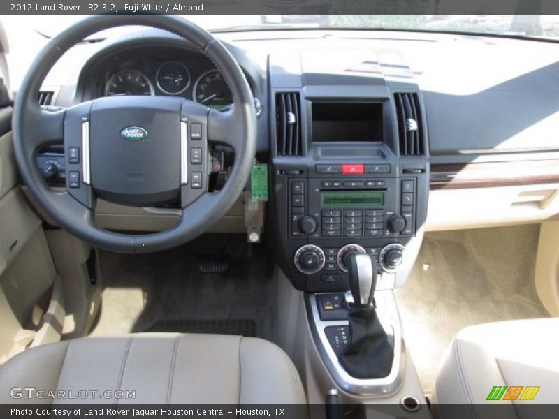 Fuji White / Almond 2012 Land Rover LR2 3.2
