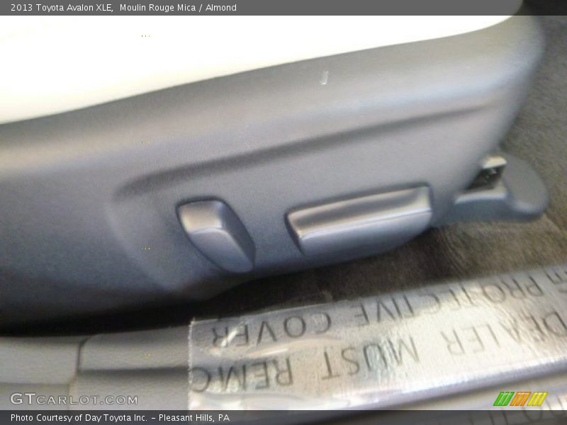 Moulin Rouge Mica / Almond 2013 Toyota Avalon XLE