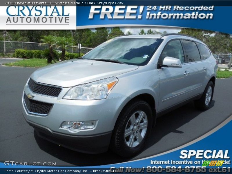 Silver Ice Metallic / Dark Gray/Light Gray 2010 Chevrolet Traverse LT
