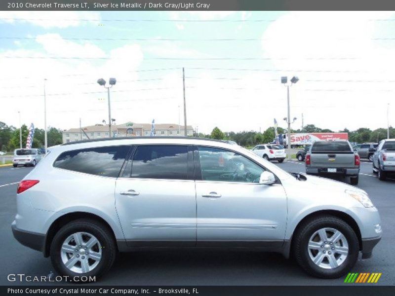 Silver Ice Metallic / Dark Gray/Light Gray 2010 Chevrolet Traverse LT