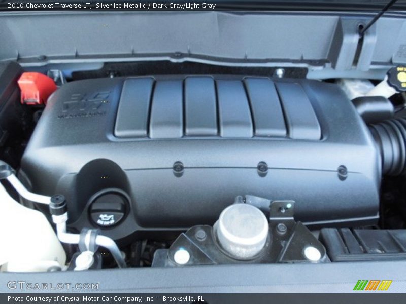 Silver Ice Metallic / Dark Gray/Light Gray 2010 Chevrolet Traverse LT