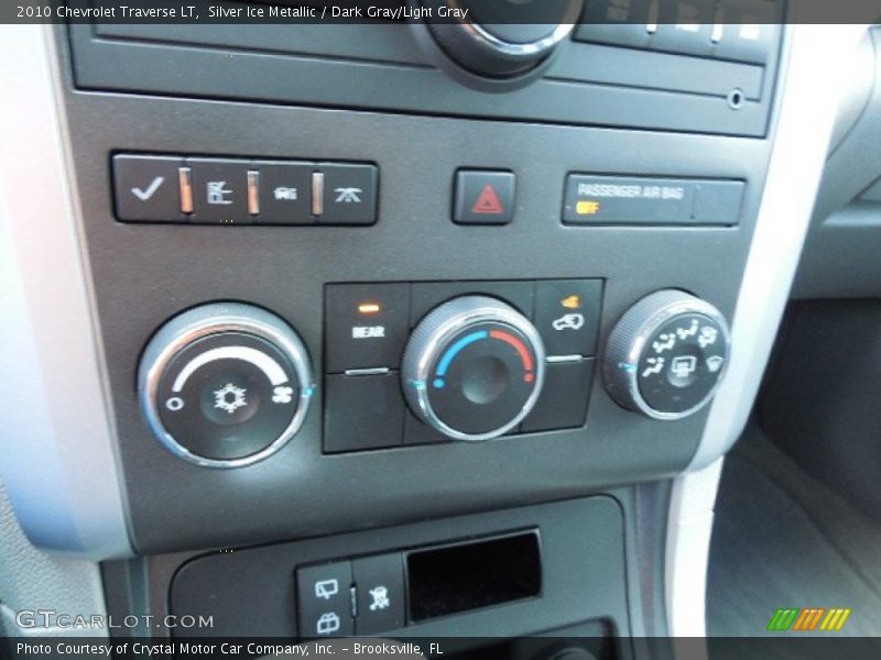Silver Ice Metallic / Dark Gray/Light Gray 2010 Chevrolet Traverse LT
