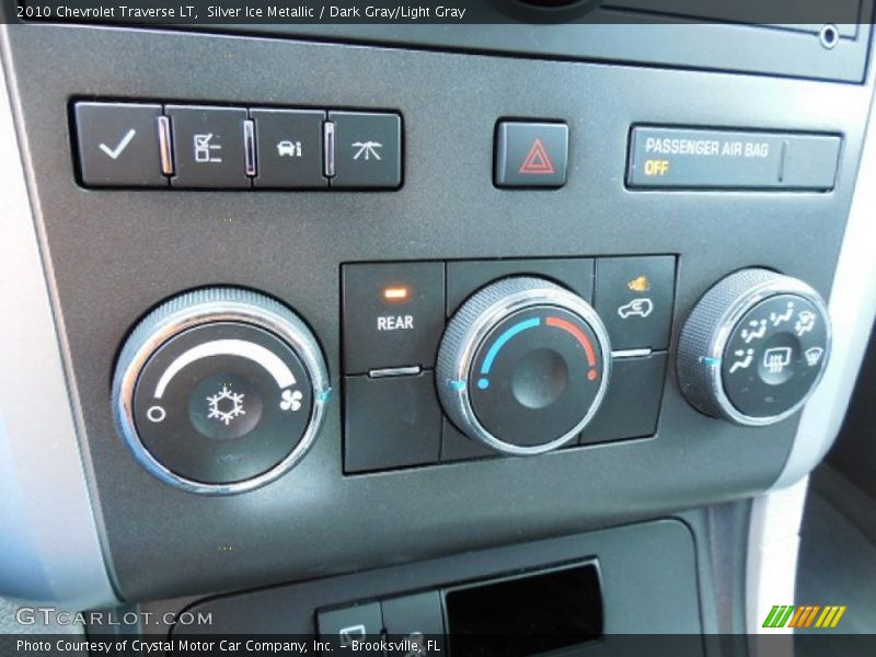 Silver Ice Metallic / Dark Gray/Light Gray 2010 Chevrolet Traverse LT
