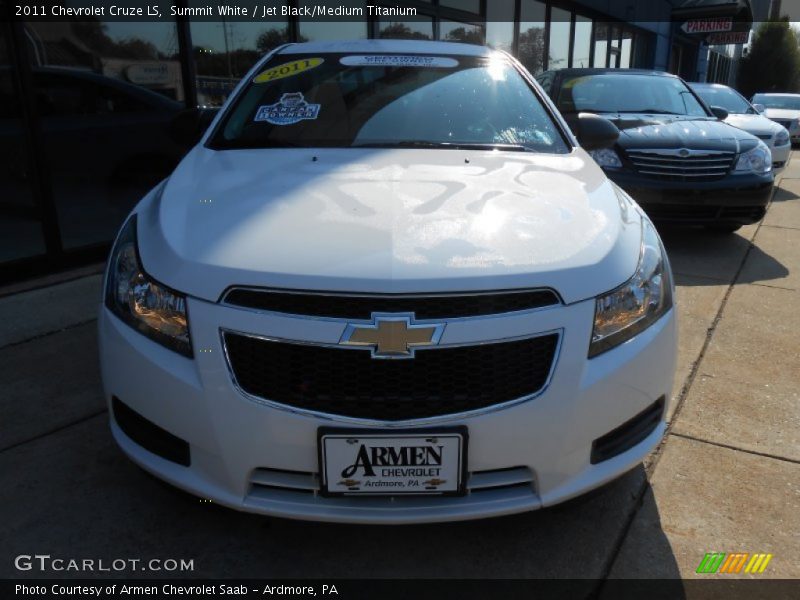 Summit White / Jet Black/Medium Titanium 2011 Chevrolet Cruze LS