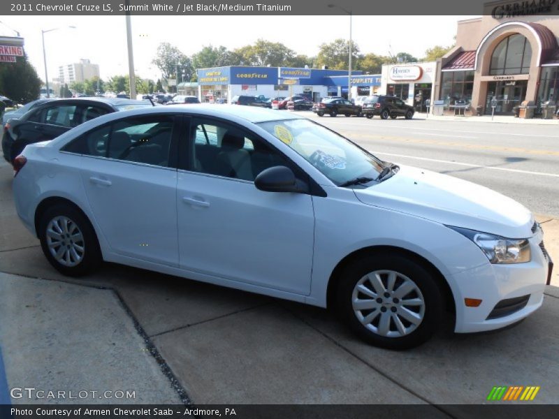 Summit White / Jet Black/Medium Titanium 2011 Chevrolet Cruze LS