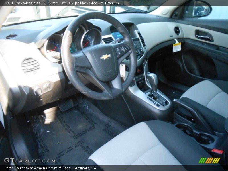Summit White / Jet Black/Medium Titanium 2011 Chevrolet Cruze LS