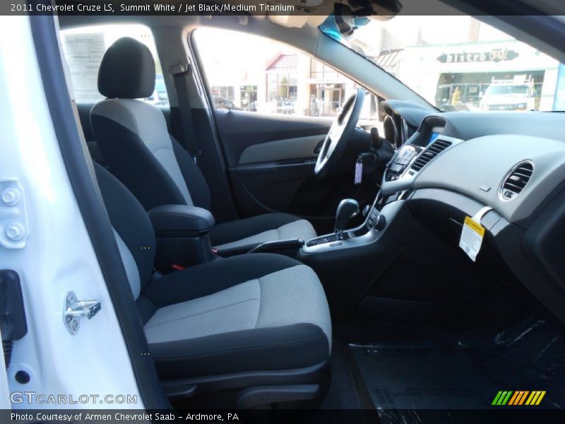 Summit White / Jet Black/Medium Titanium 2011 Chevrolet Cruze LS
