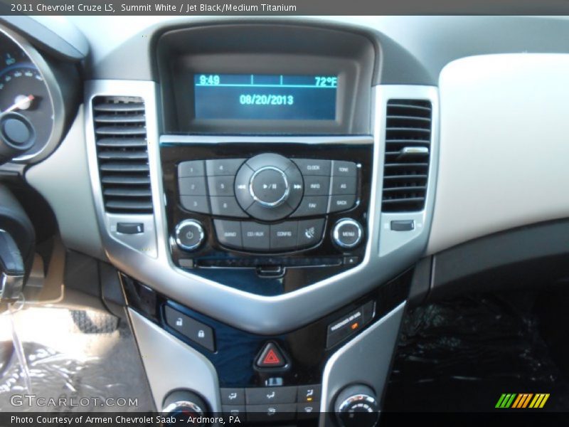 Summit White / Jet Black/Medium Titanium 2011 Chevrolet Cruze LS