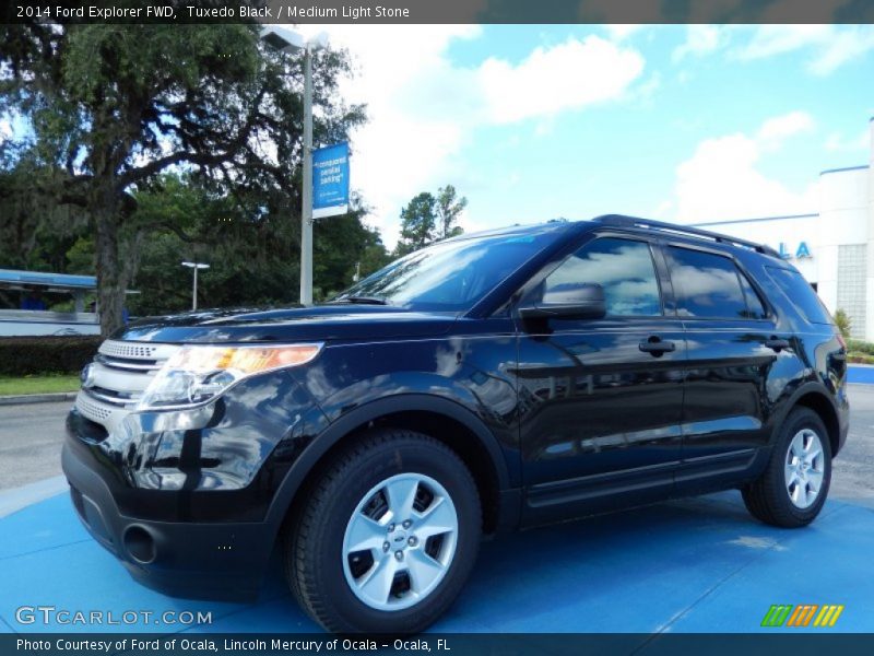 Front 3/4 View of 2014 Explorer FWD