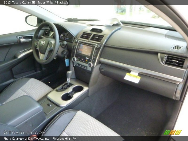 Super White / Black/Ash 2013 Toyota Camry SE