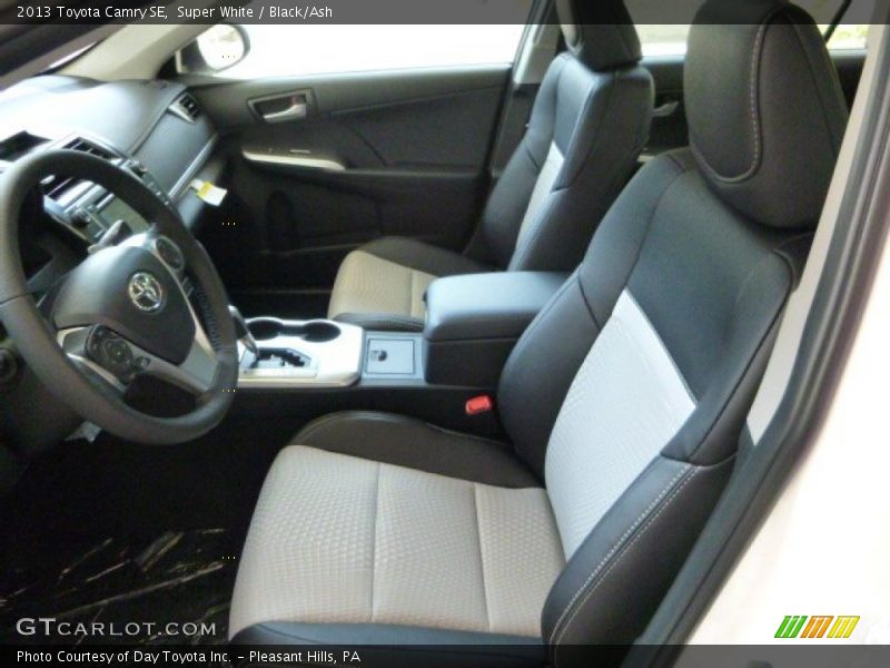 Super White / Black/Ash 2013 Toyota Camry SE