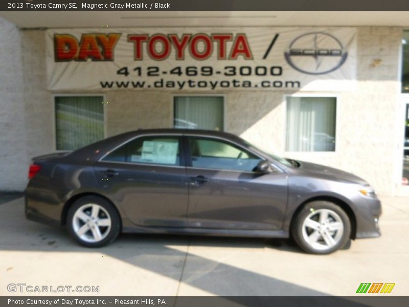 Magnetic Gray Metallic / Black 2013 Toyota Camry SE