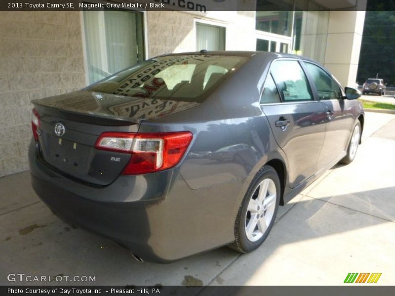 Magnetic Gray Metallic / Black 2013 Toyota Camry SE