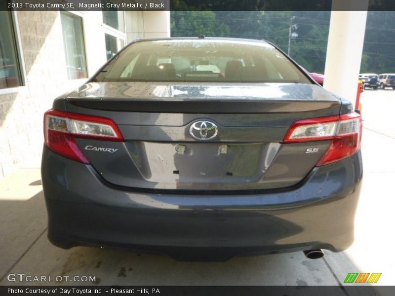 Magnetic Gray Metallic / Black 2013 Toyota Camry SE