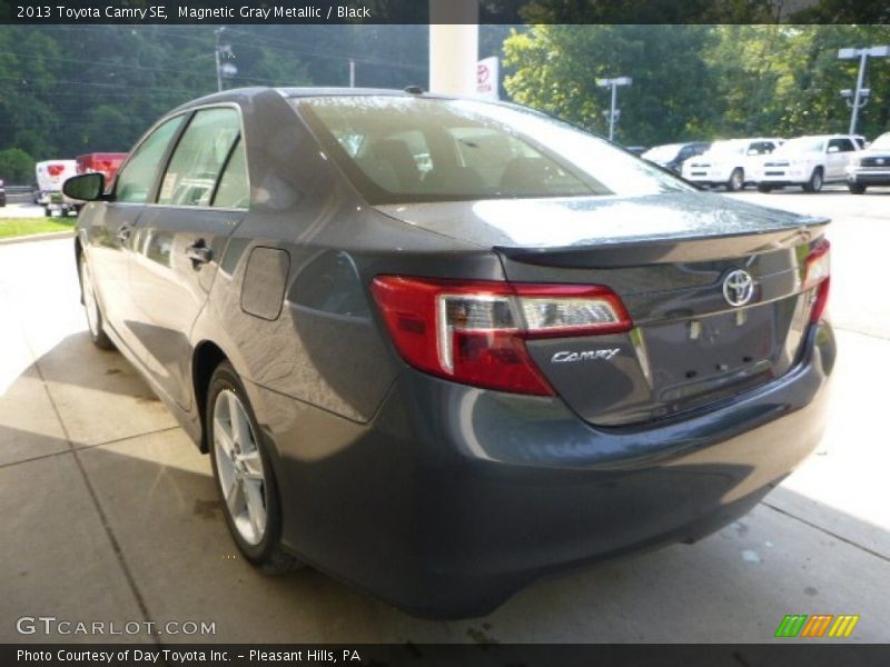 Magnetic Gray Metallic / Black 2013 Toyota Camry SE