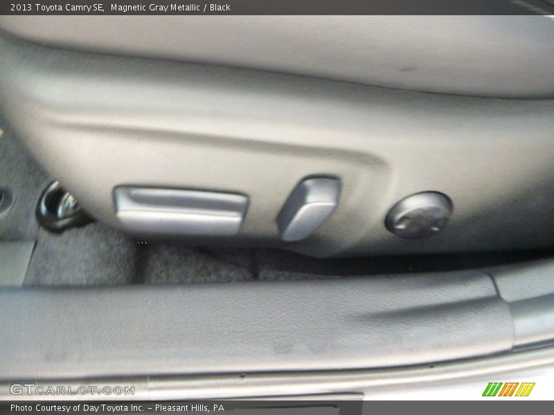 Magnetic Gray Metallic / Black 2013 Toyota Camry SE