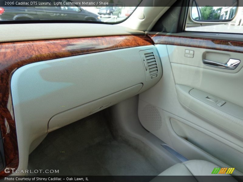 Light Cashmere Metallic / Shale 2006 Cadillac DTS Luxury
