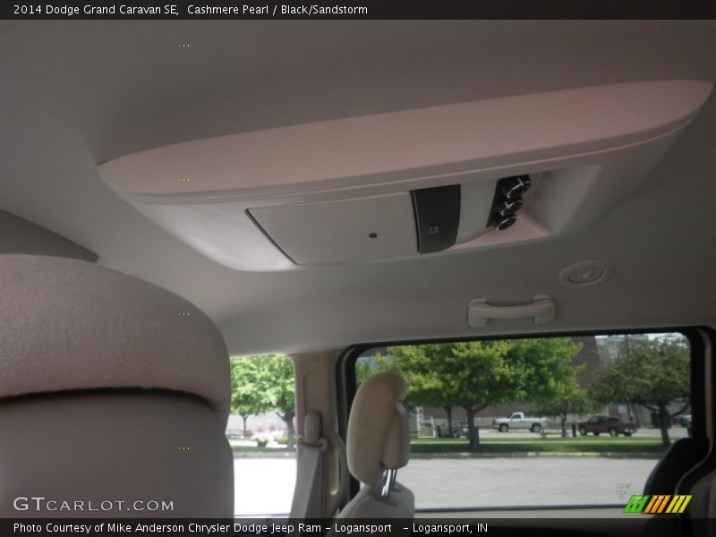 Cashmere Pearl / Black/Sandstorm 2014 Dodge Grand Caravan SE