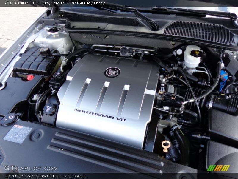Radiant Silver Metallic / Ebony 2011 Cadillac DTS Luxury