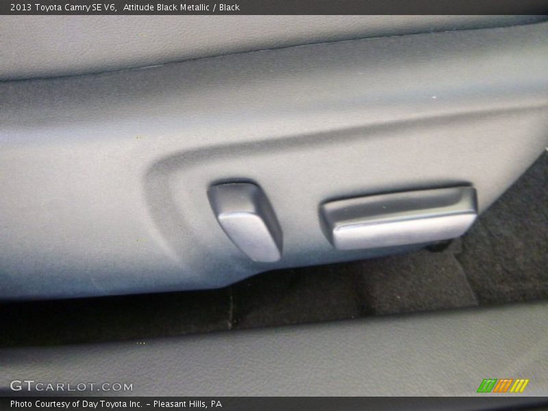 Attitude Black Metallic / Black 2013 Toyota Camry SE V6