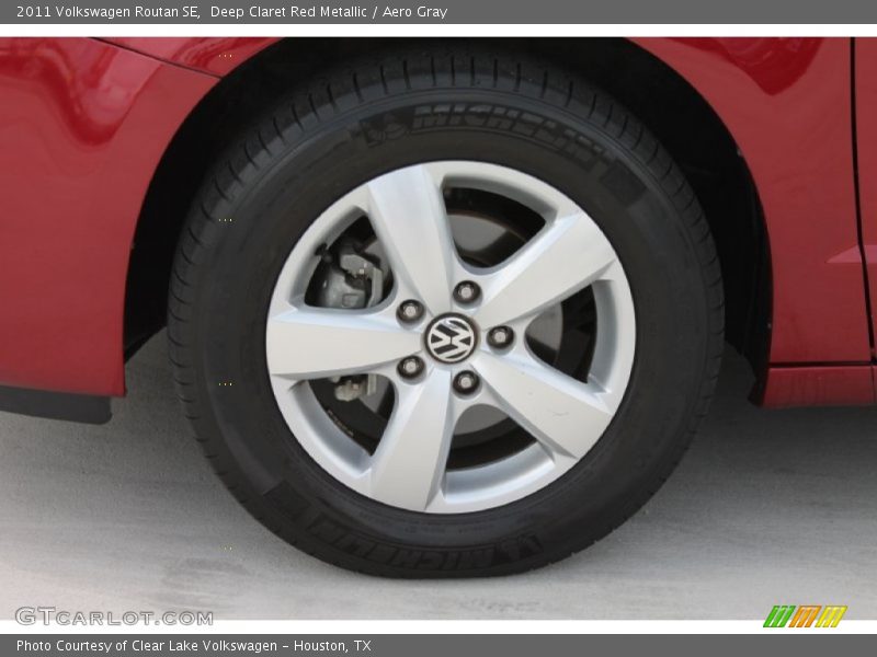 Deep Claret Red Metallic / Aero Gray 2011 Volkswagen Routan SE