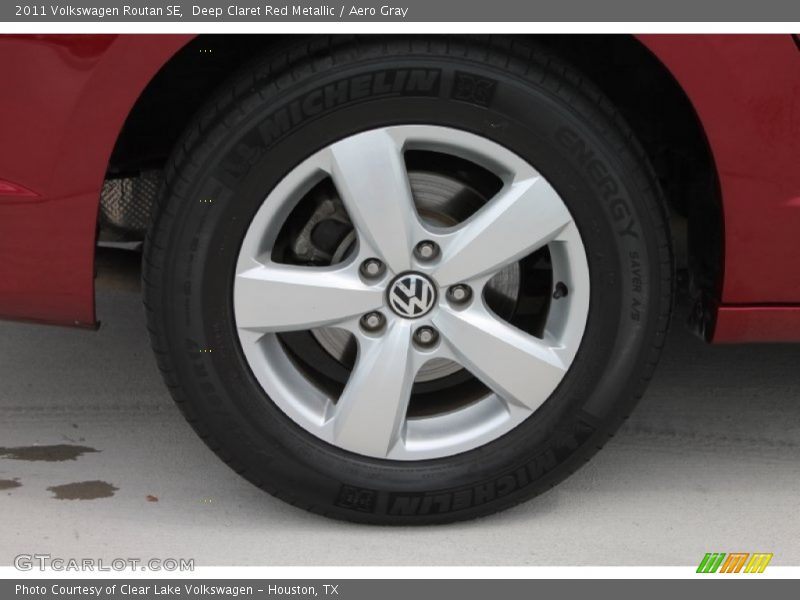 Deep Claret Red Metallic / Aero Gray 2011 Volkswagen Routan SE