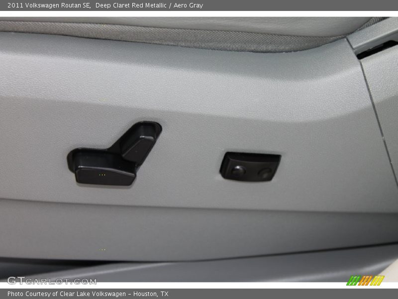 Deep Claret Red Metallic / Aero Gray 2011 Volkswagen Routan SE
