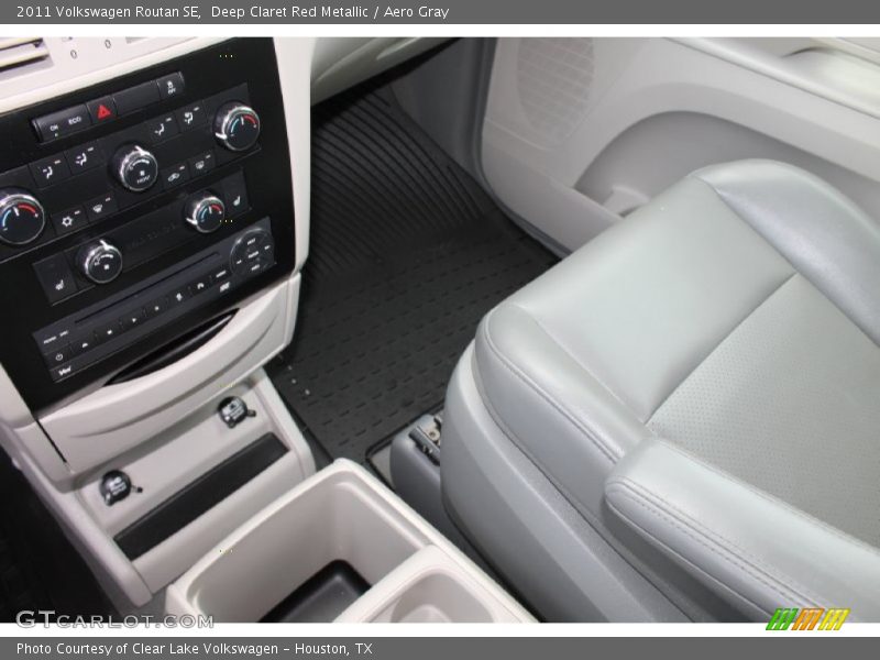 Deep Claret Red Metallic / Aero Gray 2011 Volkswagen Routan SE