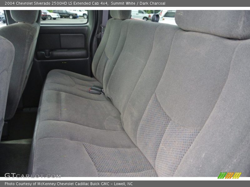 Summit White / Dark Charcoal 2004 Chevrolet Silverado 2500HD LS Extended Cab 4x4