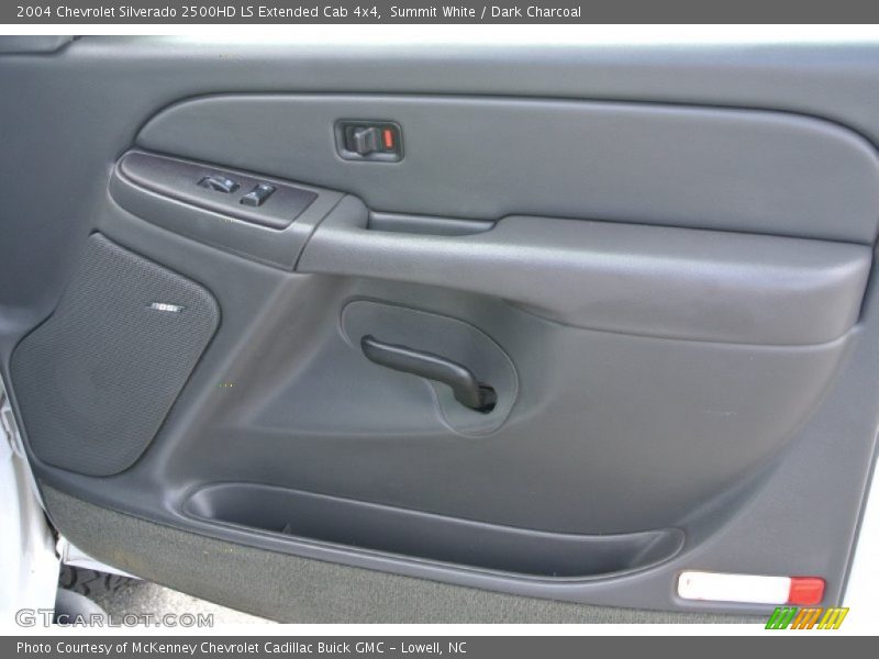 Summit White / Dark Charcoal 2004 Chevrolet Silverado 2500HD LS Extended Cab 4x4
