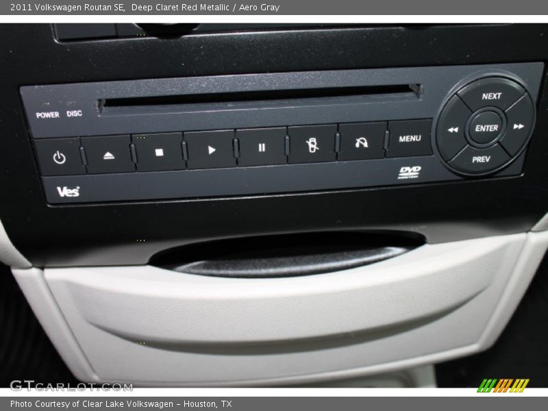 Deep Claret Red Metallic / Aero Gray 2011 Volkswagen Routan SE