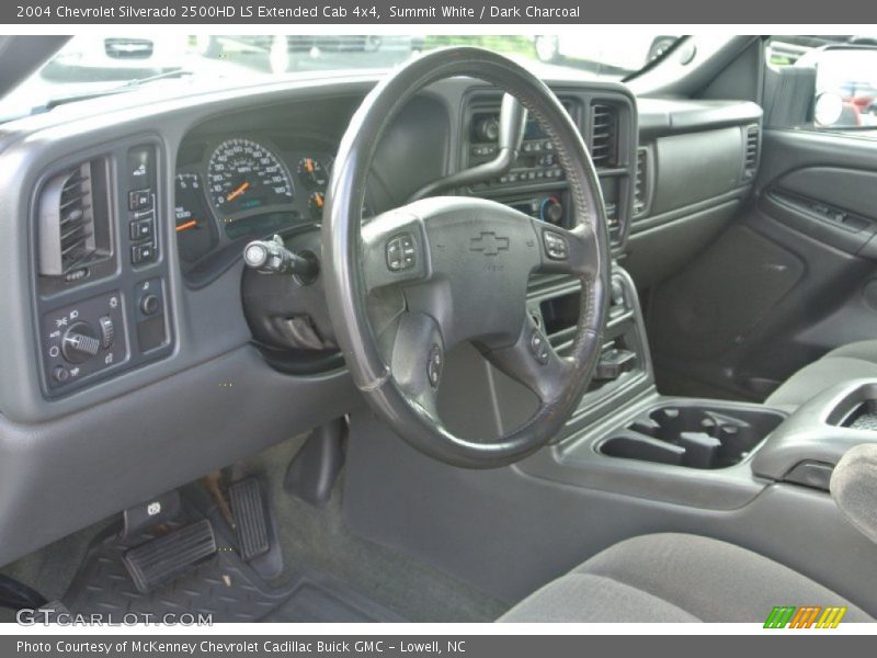 Summit White / Dark Charcoal 2004 Chevrolet Silverado 2500HD LS Extended Cab 4x4