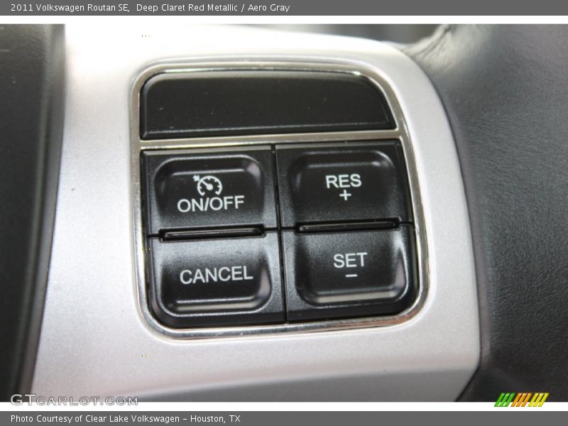 Deep Claret Red Metallic / Aero Gray 2011 Volkswagen Routan SE